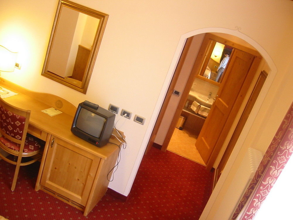 Ariston Lake View Hotel Molveno Luaran gambar